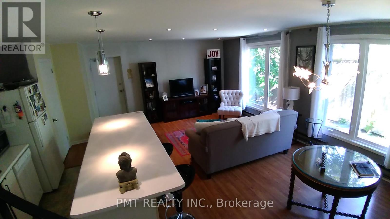 4 - 2064 Queen Street E, Toronto, Ontario  M4E 1C9 - Photo 5 - E12509824