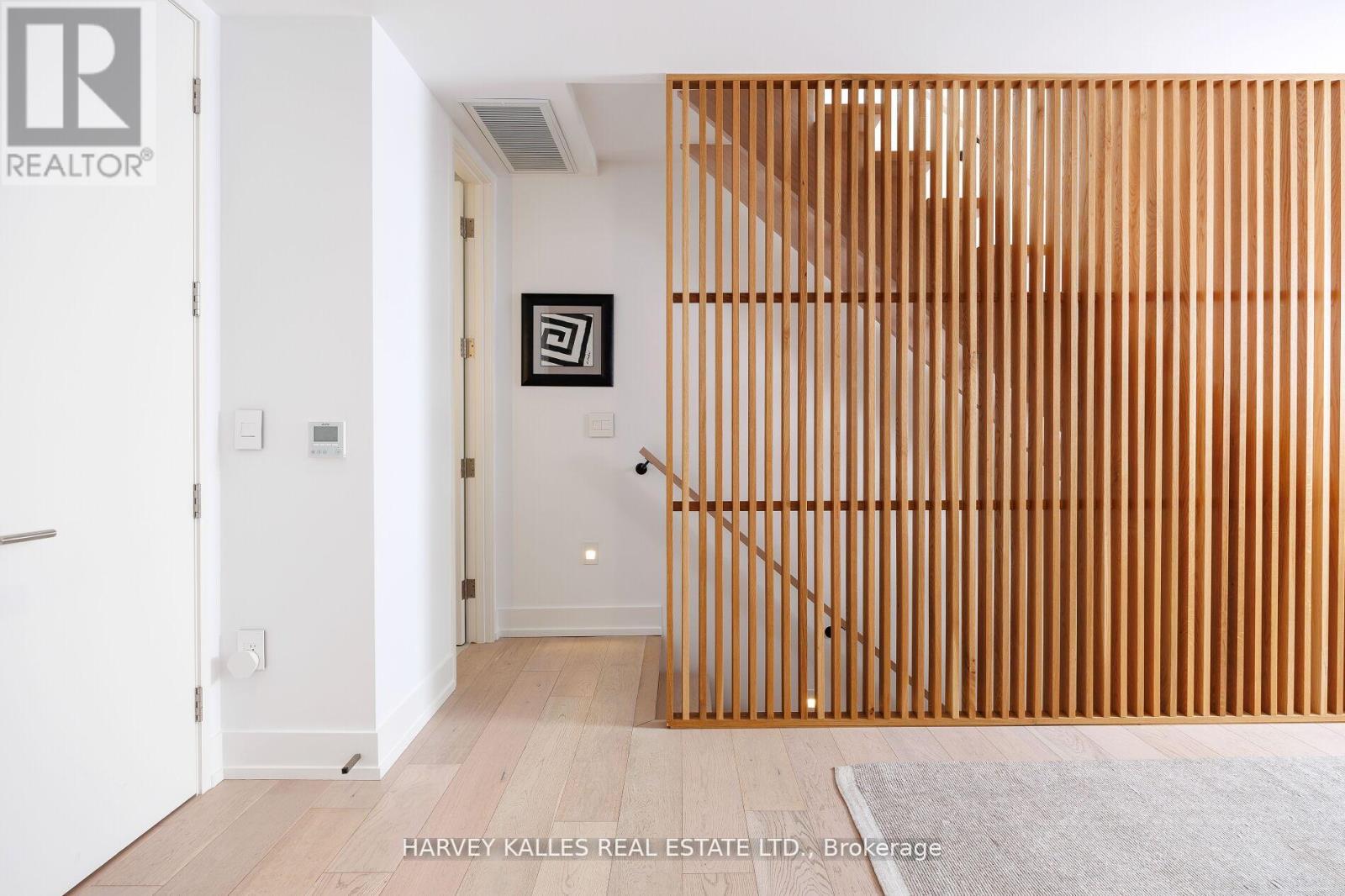 60 Hiltz Avenue, Toronto, Ontario  M4L 2N5 - Photo 15 - E12509864