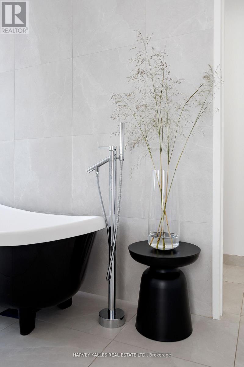 60 Hiltz Avenue, Toronto, Ontario  M4L 2N5 - Photo 41 - E12509864