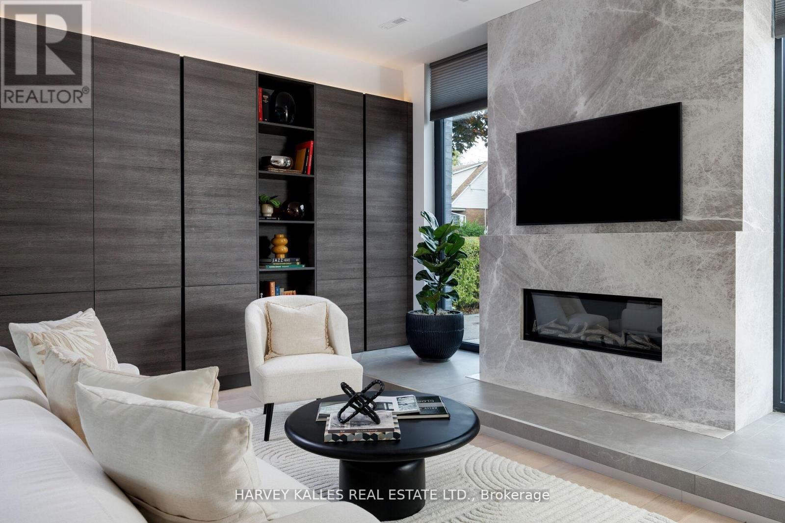 60 Hiltz Avenue, Toronto, Ontario  M4L 2N5 - Photo 5 - E12509864