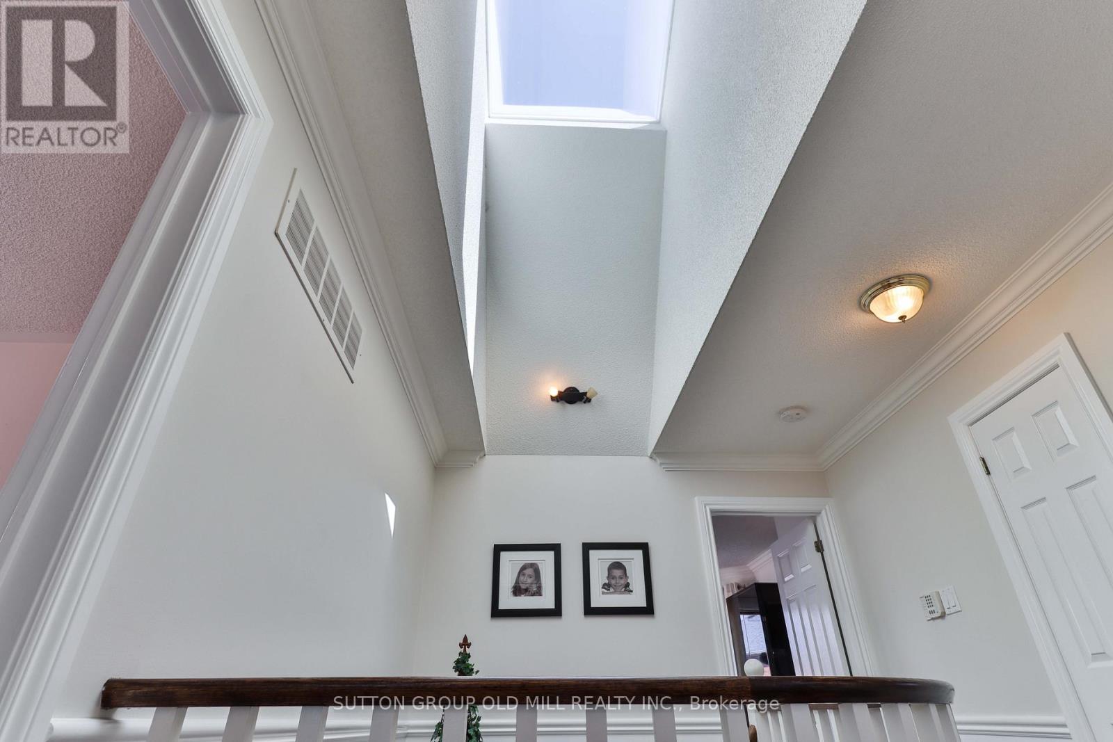 6835 Forest Park Drive, Mississauga, Ontario  L5N 6X5 - Photo 17 - W12489720