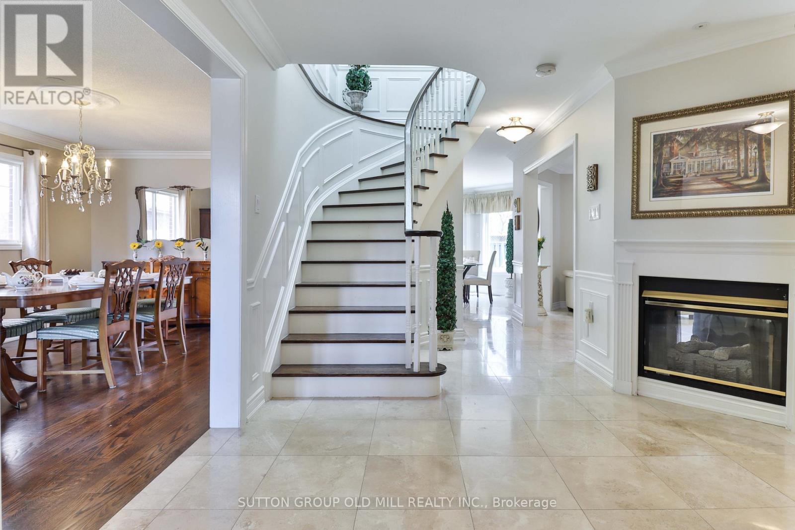 6835 Forest Park Drive, Mississauga, Ontario  L5N 6X5 - Photo 4 - W12489720