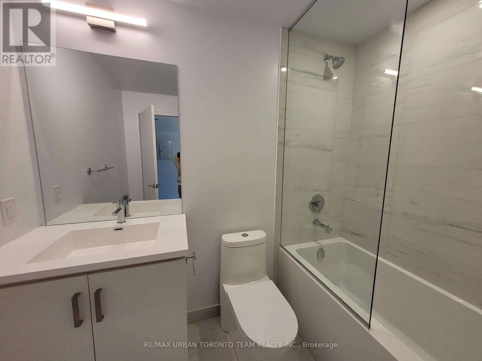 909 - 60 Honeycrisp Crescent, Vaughan, Ontario  L4K 0M7 - Photo 4 - N12509736