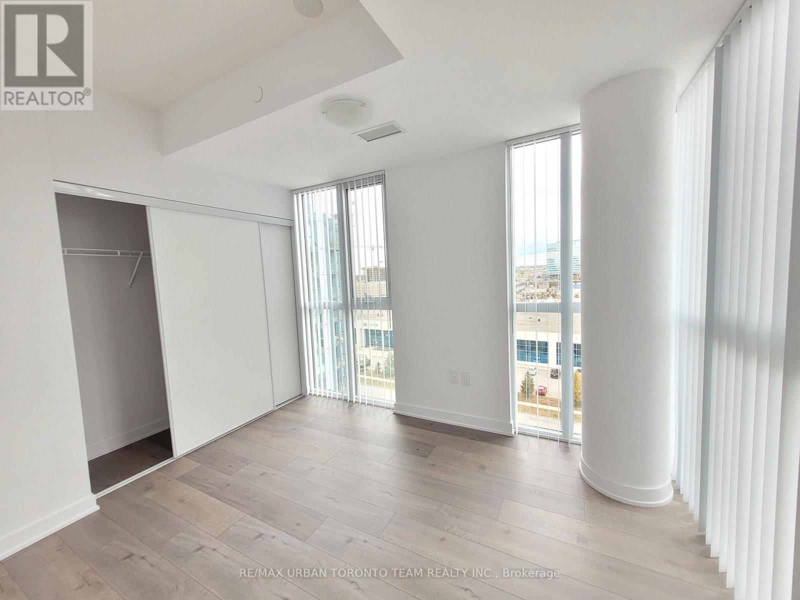 909 - 60 Honeycrisp Crescent, Vaughan, Ontario  L4K 0M7 - Photo 8 - N12509736