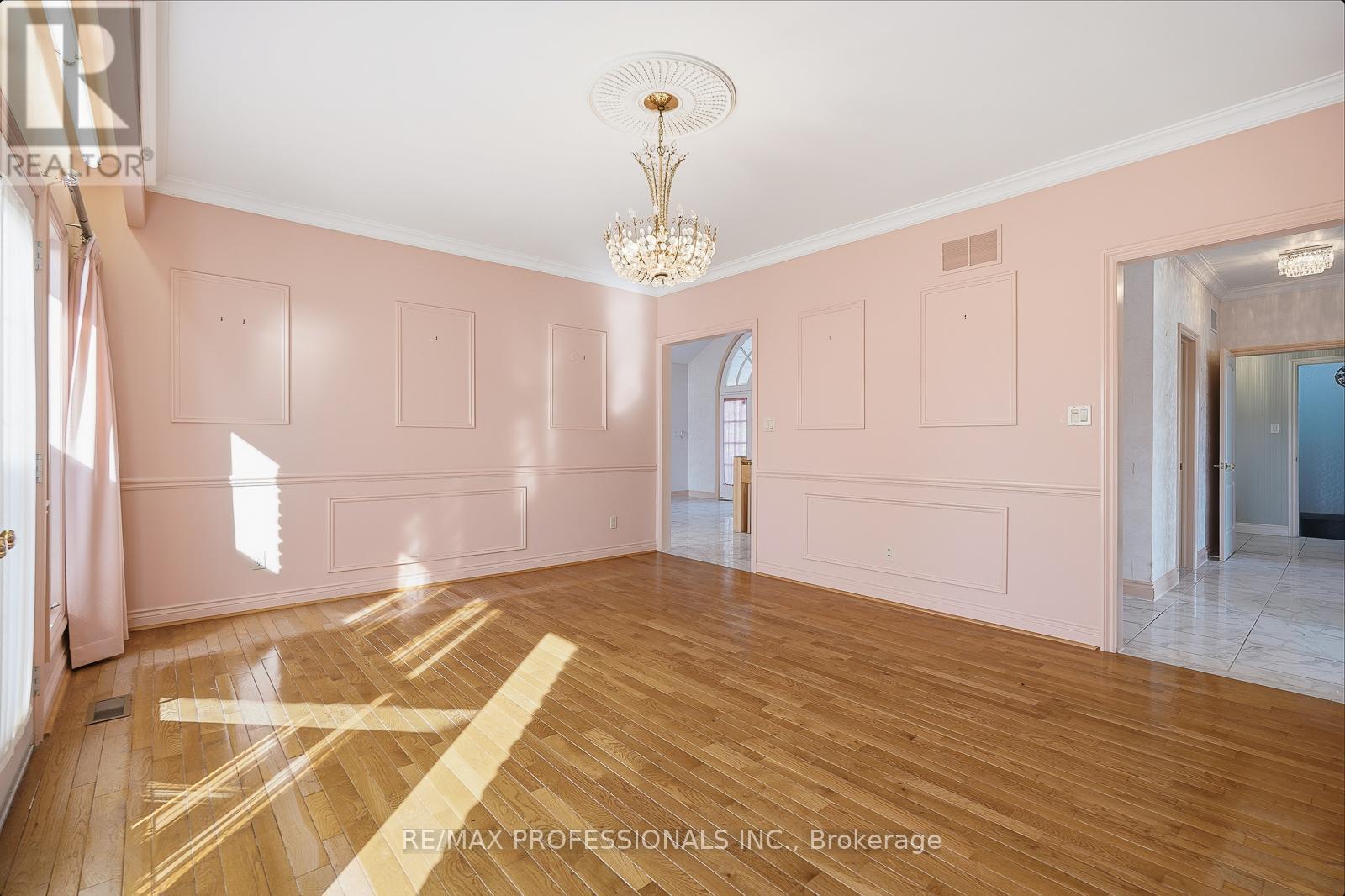 10050 Warden Avenue, Markham (Victoria Manor-Jennings Gate), Ontario  L6C 1N3 - Photo 10 - N12509742