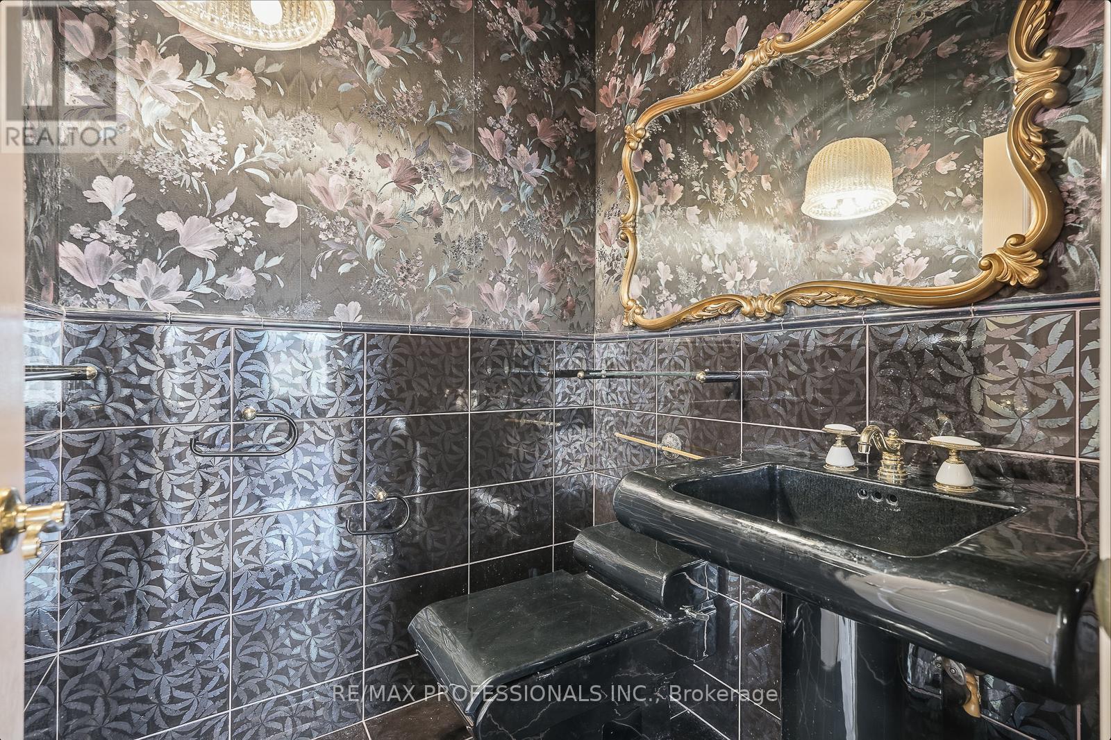 10050 Warden Avenue, Markham (Victoria Manor-Jennings Gate), Ontario  L6C 1N3 - Photo 18 - N12509742