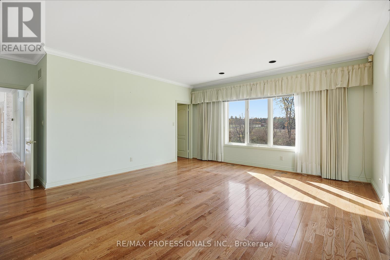 10050 Warden Avenue, Markham (Victoria Manor-Jennings Gate), Ontario  L6C 1N3 - Photo 20 - N12509742