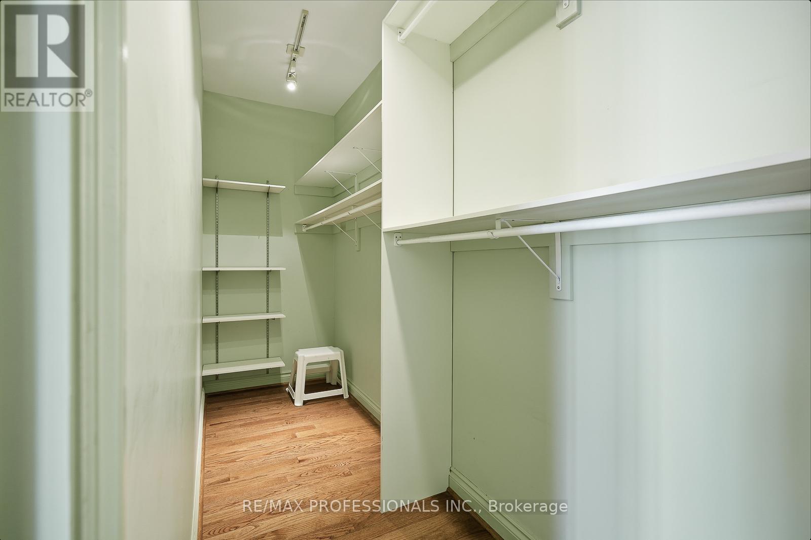 10050 Warden Avenue, Markham (Victoria Manor-Jennings Gate), Ontario  L6C 1N3 - Photo 21 - N12509742