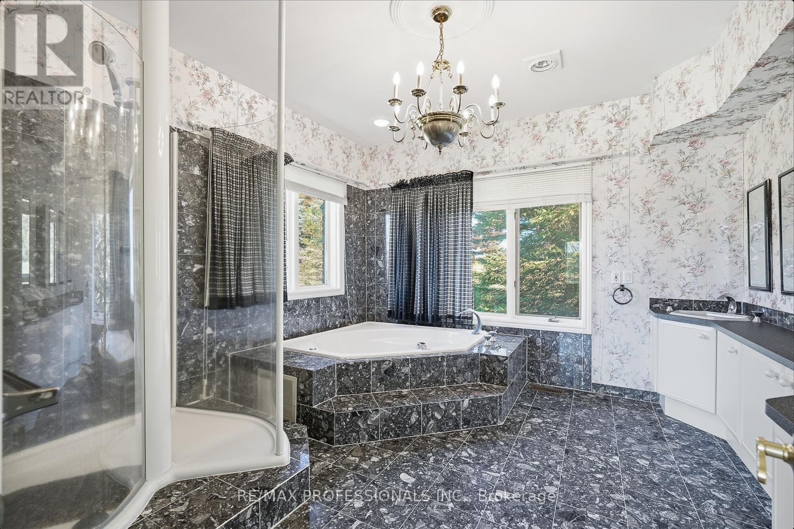 10050 Warden Avenue, Markham (Victoria Manor-Jennings Gate), Ontario  L6C 1N3 - Photo 22 - N12509742