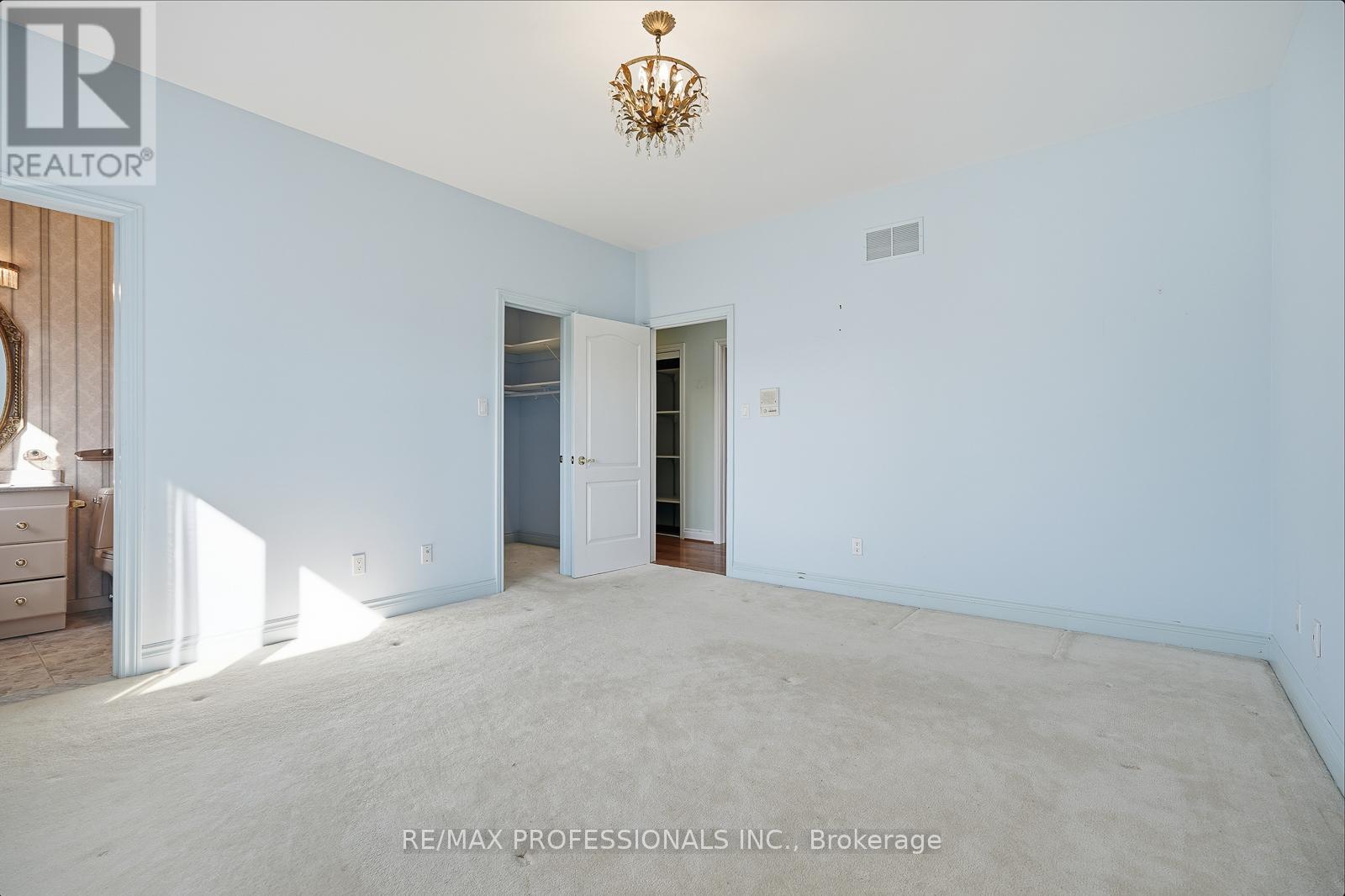 10050 Warden Avenue, Markham (Victoria Manor-Jennings Gate), Ontario  L6C 1N3 - Photo 26 - N12509742