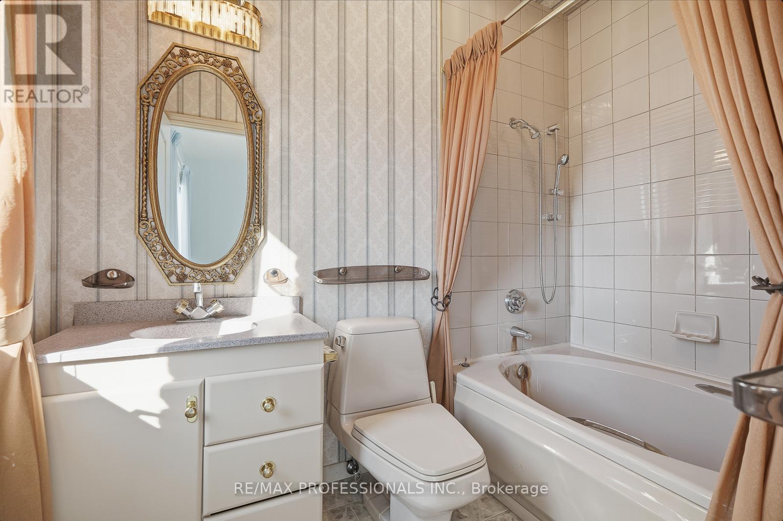 10050 Warden Avenue, Markham (Victoria Manor-Jennings Gate), Ontario  L6C 1N3 - Photo 27 - N12509742