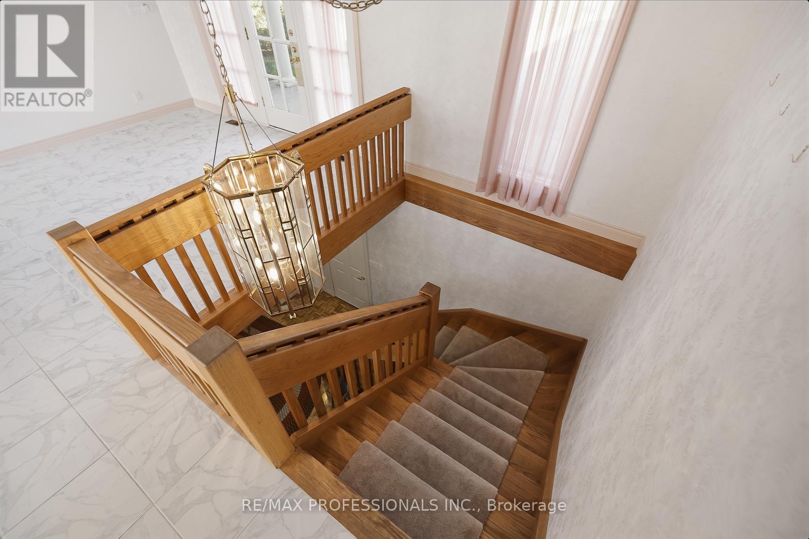 10050 Warden Avenue, Markham (Victoria Manor-Jennings Gate), Ontario  L6C 1N3 - Photo 34 - N12509742