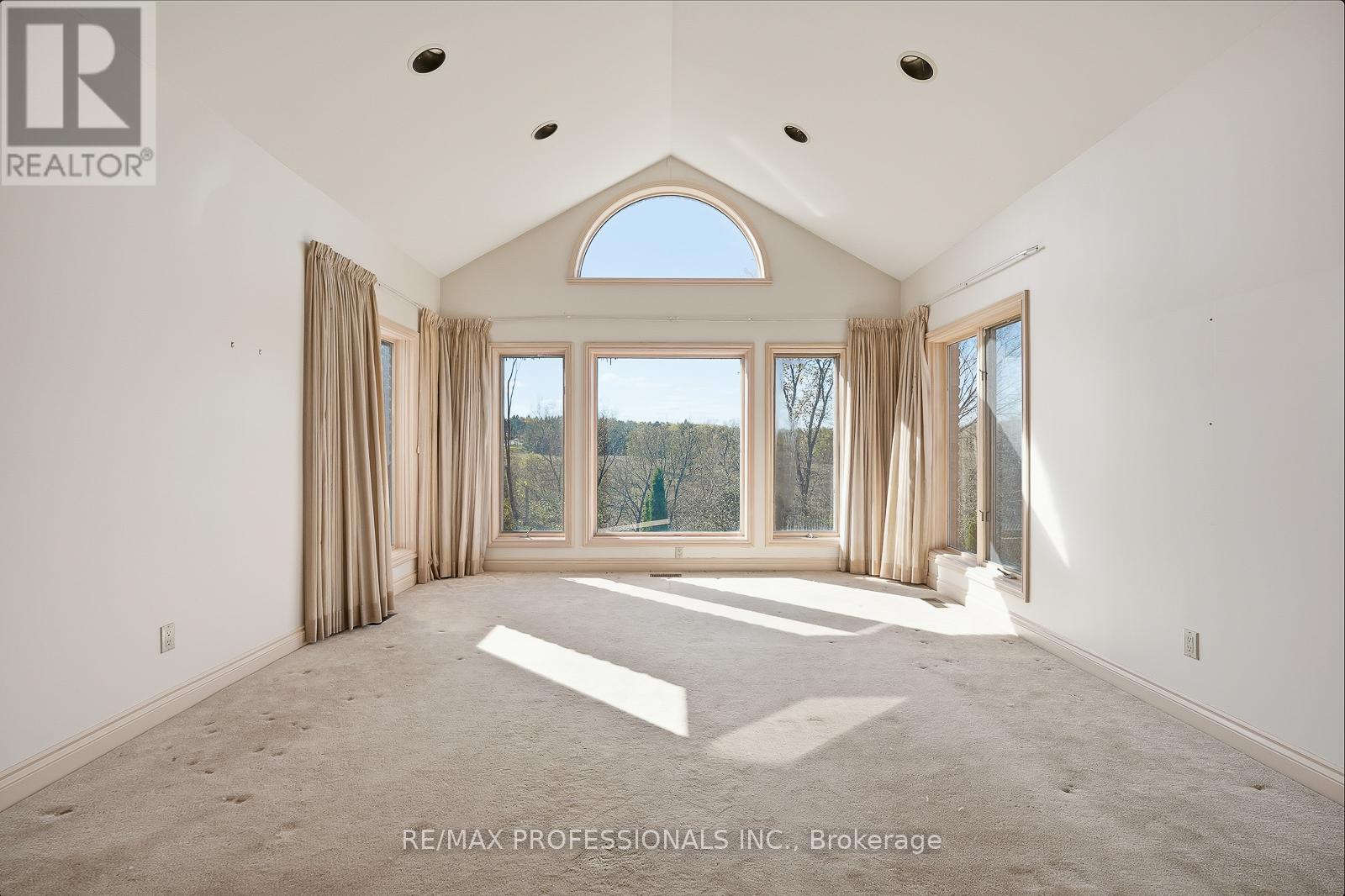 10050 Warden Avenue, Markham (Victoria Manor-Jennings Gate), Ontario  L6C 1N3 - Photo 7 - N12509742