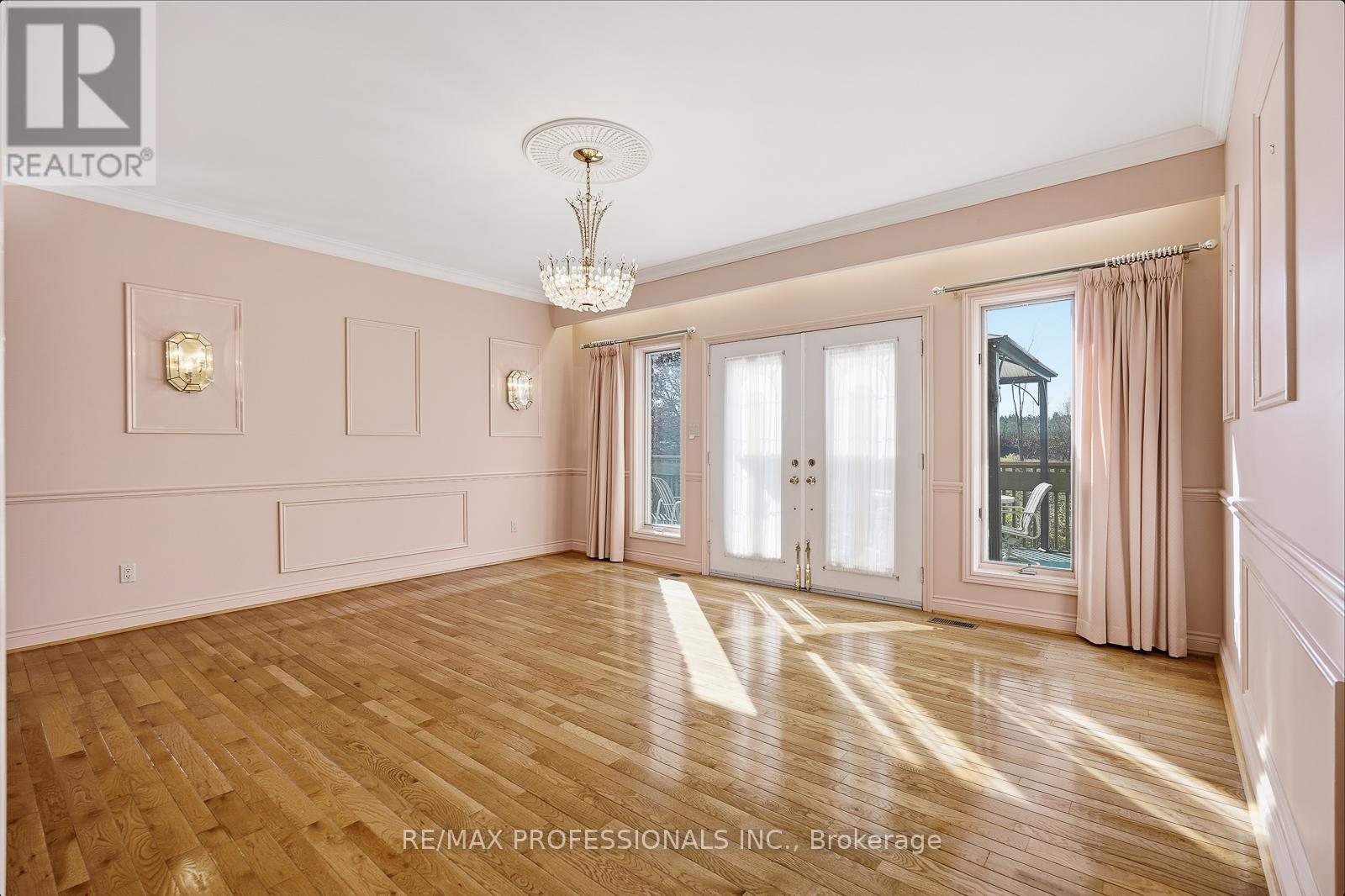 10050 Warden Avenue, Markham (Victoria Manor-Jennings Gate), Ontario  L6C 1N3 - Photo 9 - N12509742