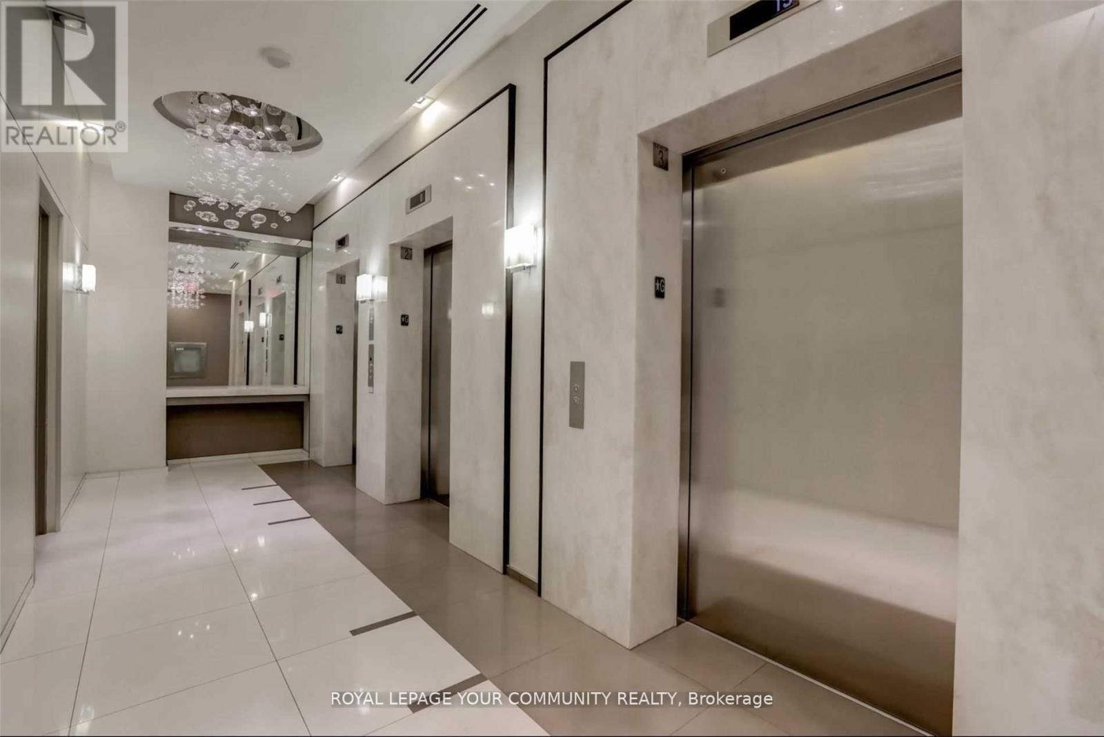 501a - 9088 Yonge Street, Richmond Hill, Ontario  L4C 0Y6 - Photo 3 - N12509770