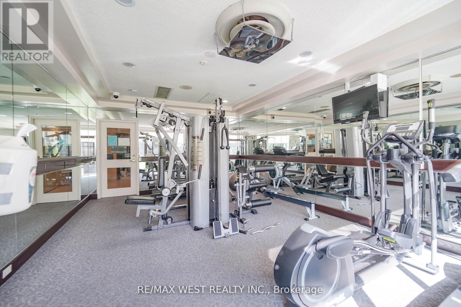 501 - 33 Weldrick Road E, Richmond Hill, Ontario  L4C 8W4 - Photo 10 - N12509774