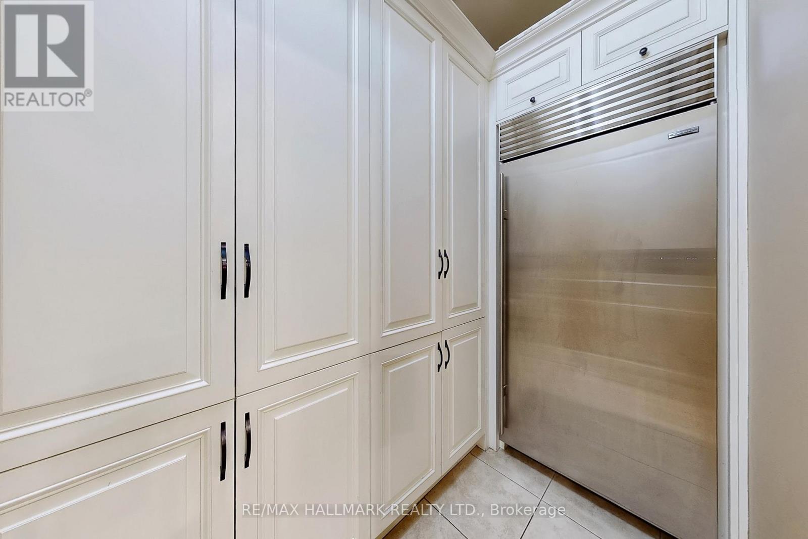 63 Grayfield Drive, Whitchurch-Stouffville, Ontario  L4A 0B1 - Photo 15 - N12509834