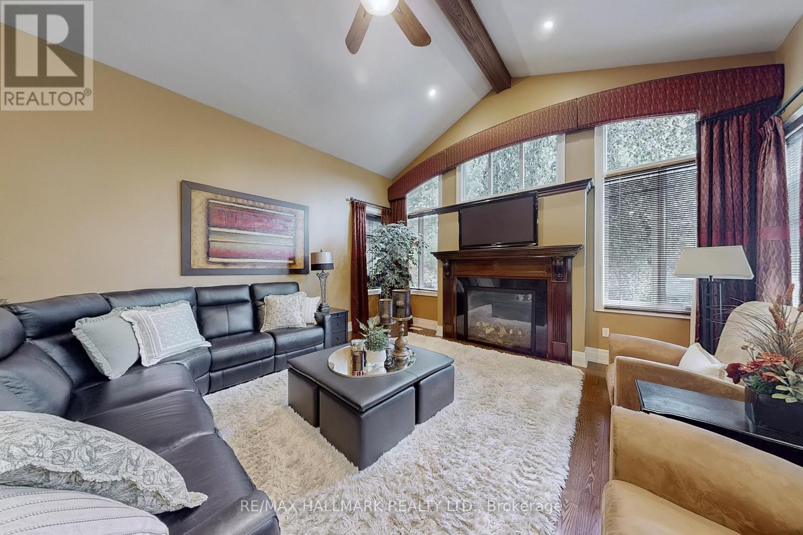 63 Grayfield Drive, Whitchurch-Stouffville, Ontario  L4A 0B1 - Photo 16 - N12509834