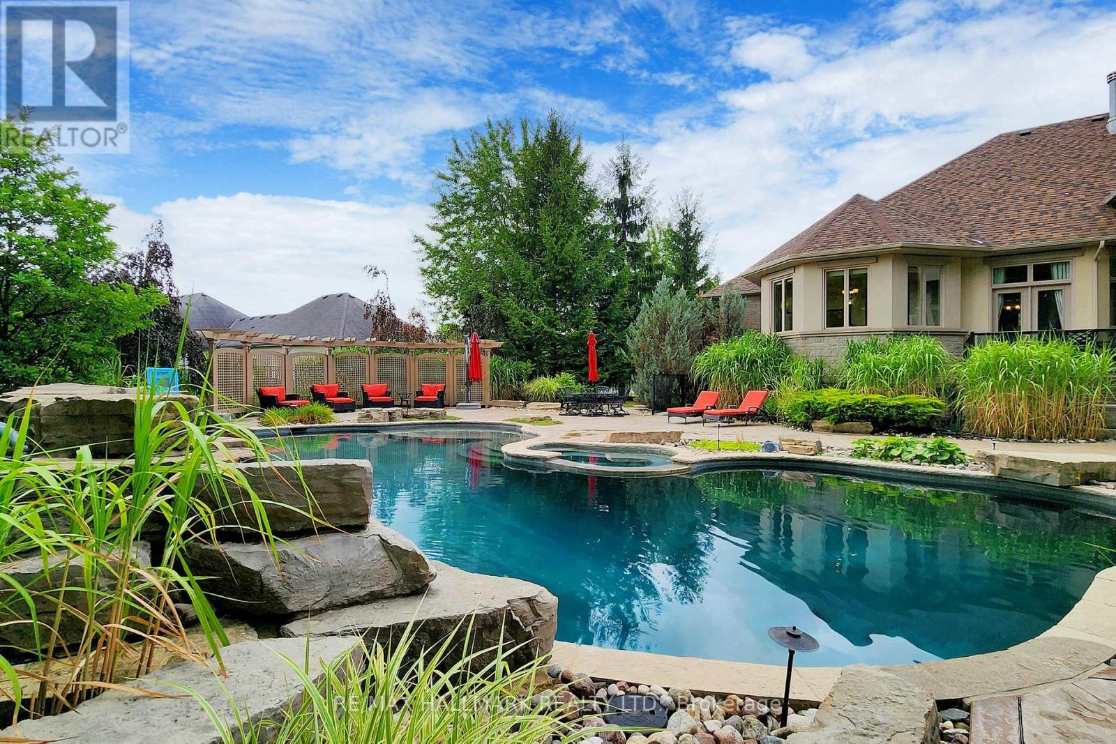 63 Grayfield Drive, Whitchurch-Stouffville, Ontario  L4A 0B1 - Photo 39 - N12509834