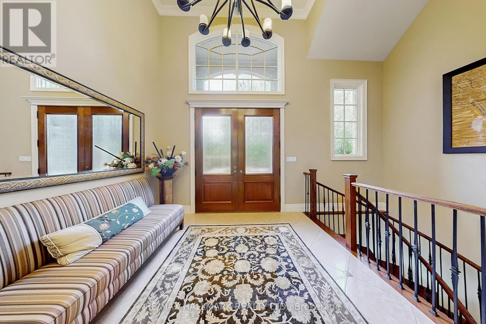 63 Grayfield Drive, Whitchurch-Stouffville, Ontario  L4A 0B1 - Photo 7 - N12509834