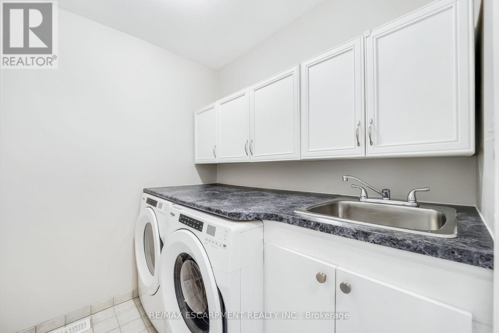 4005 Alexan Crescent, Burlington, Ontario  L7M 5A8 - Photo 26 - W12509738