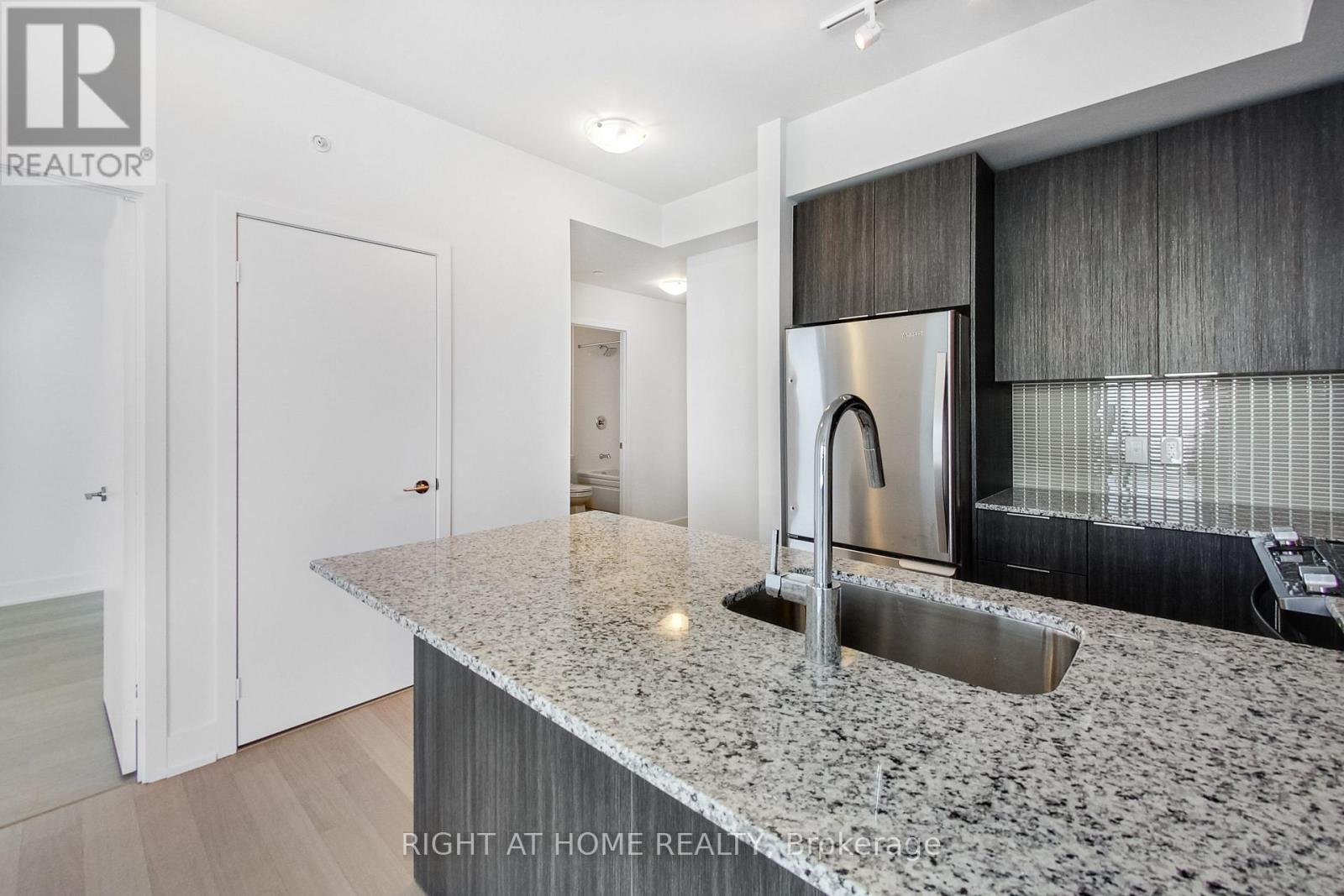 5105 - 30 Shore Breeze Drive, Toronto, Ontario  M8V 1A1 - Photo 10 - W12509740