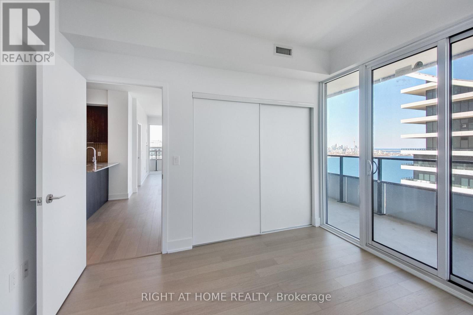 5105 - 30 Shore Breeze Drive, Toronto, Ontario  M8V 1A1 - Photo 16 - W12509740