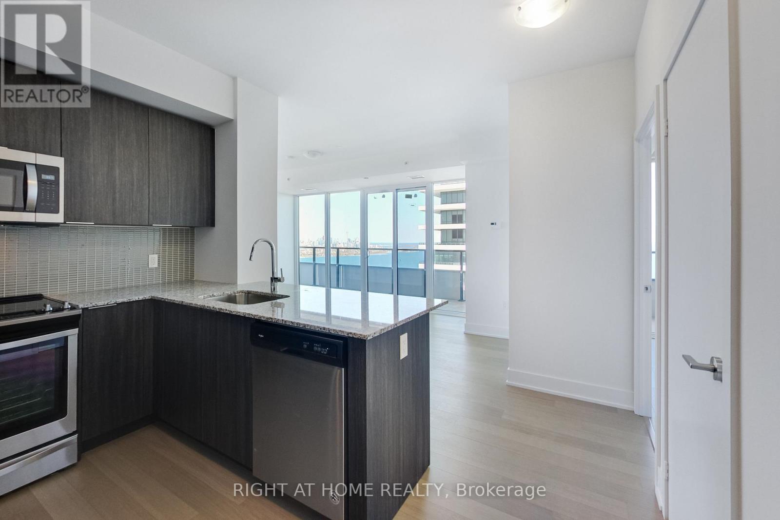 5105 - 30 Shore Breeze Drive, Toronto, Ontario  M8V 1A1 - Photo 6 - W12509740