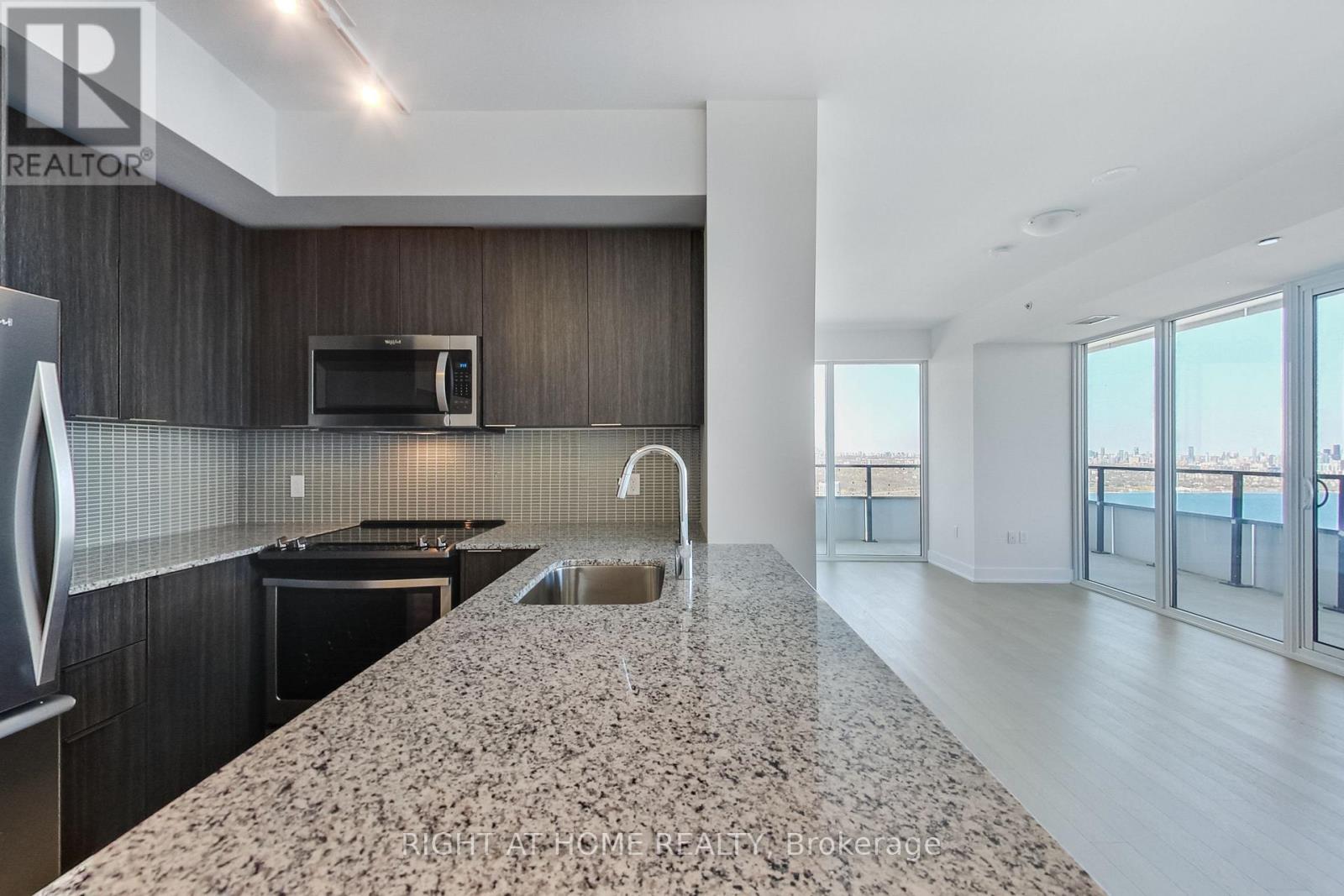 5105 - 30 Shore Breeze Drive, Toronto, Ontario  M8V 1A1 - Photo 8 - W12509740