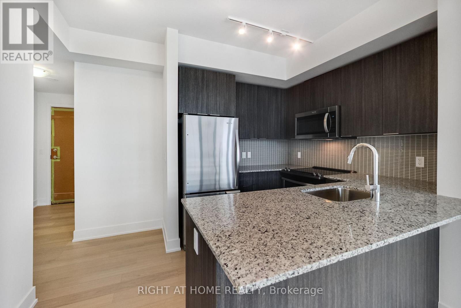 5105 - 30 Shore Breeze Drive, Toronto, Ontario  M8V 1A1 - Photo 9 - W12509740