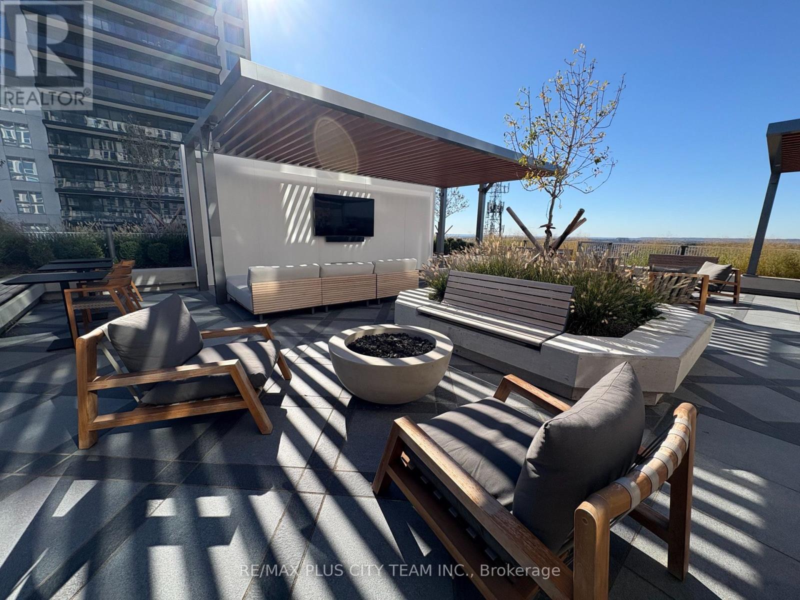 1606 - 3240 William Coltson Avenue, Oakville, Ontario  L6H 8C8 - Photo 10 - W12509766