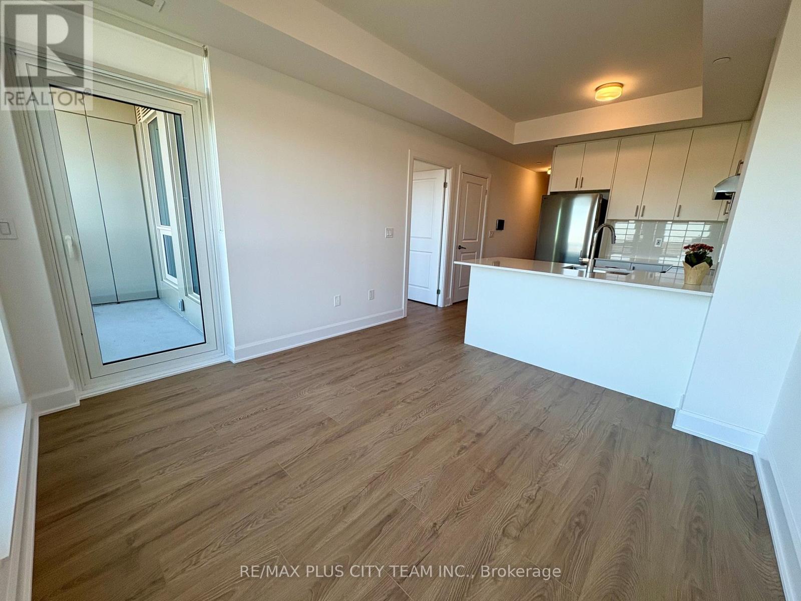 1606 - 3240 William Coltson Avenue, Oakville, Ontario  L6H 8C8 - Photo 2 - W12509766