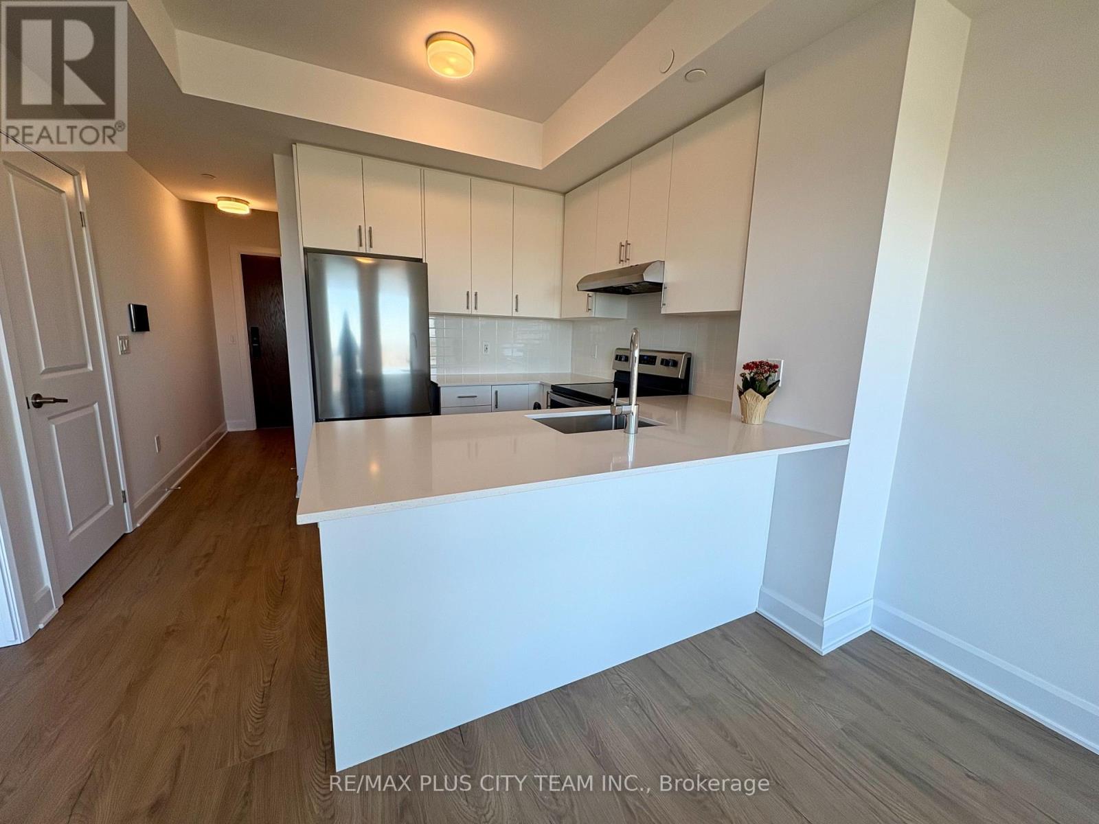 1606 - 3240 William Coltson Avenue, Oakville, Ontario  L6H 8C8 - Photo 3 - W12509766