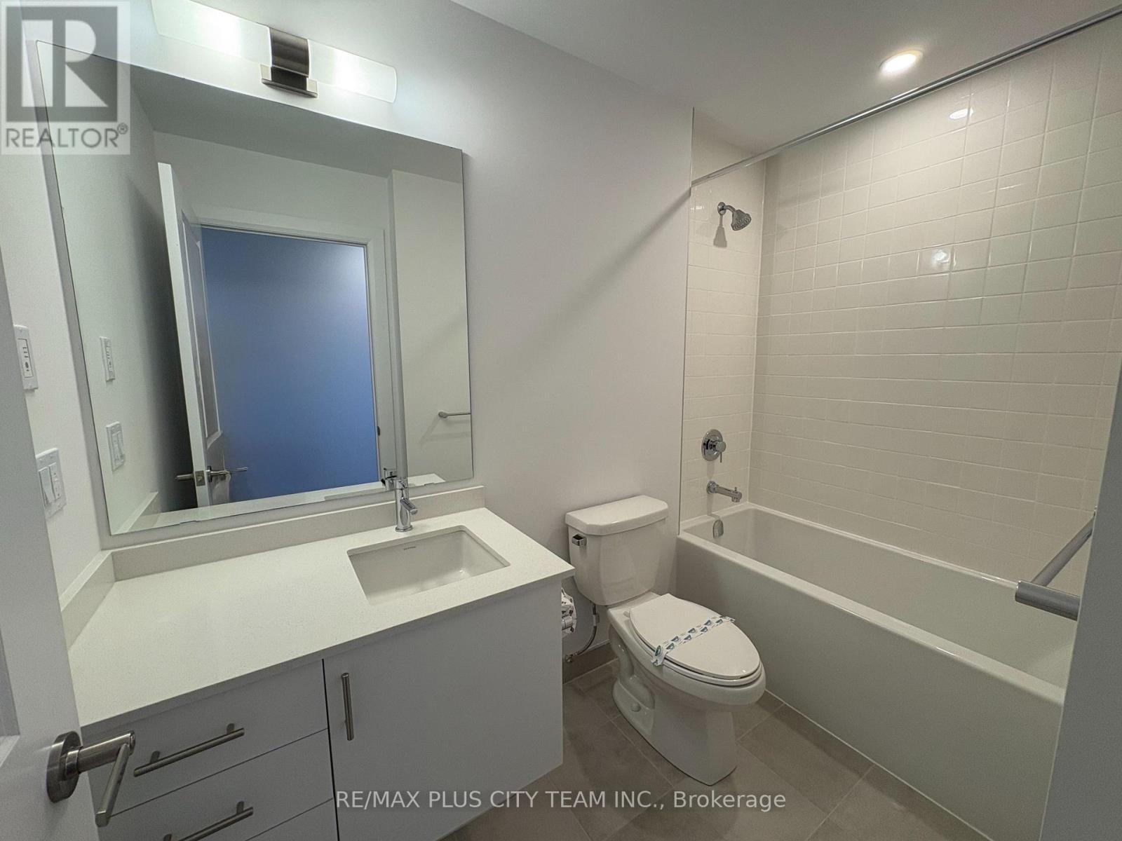 1606 - 3240 William Coltson Avenue, Oakville, Ontario  L6H 8C8 - Photo 5 - W12509766