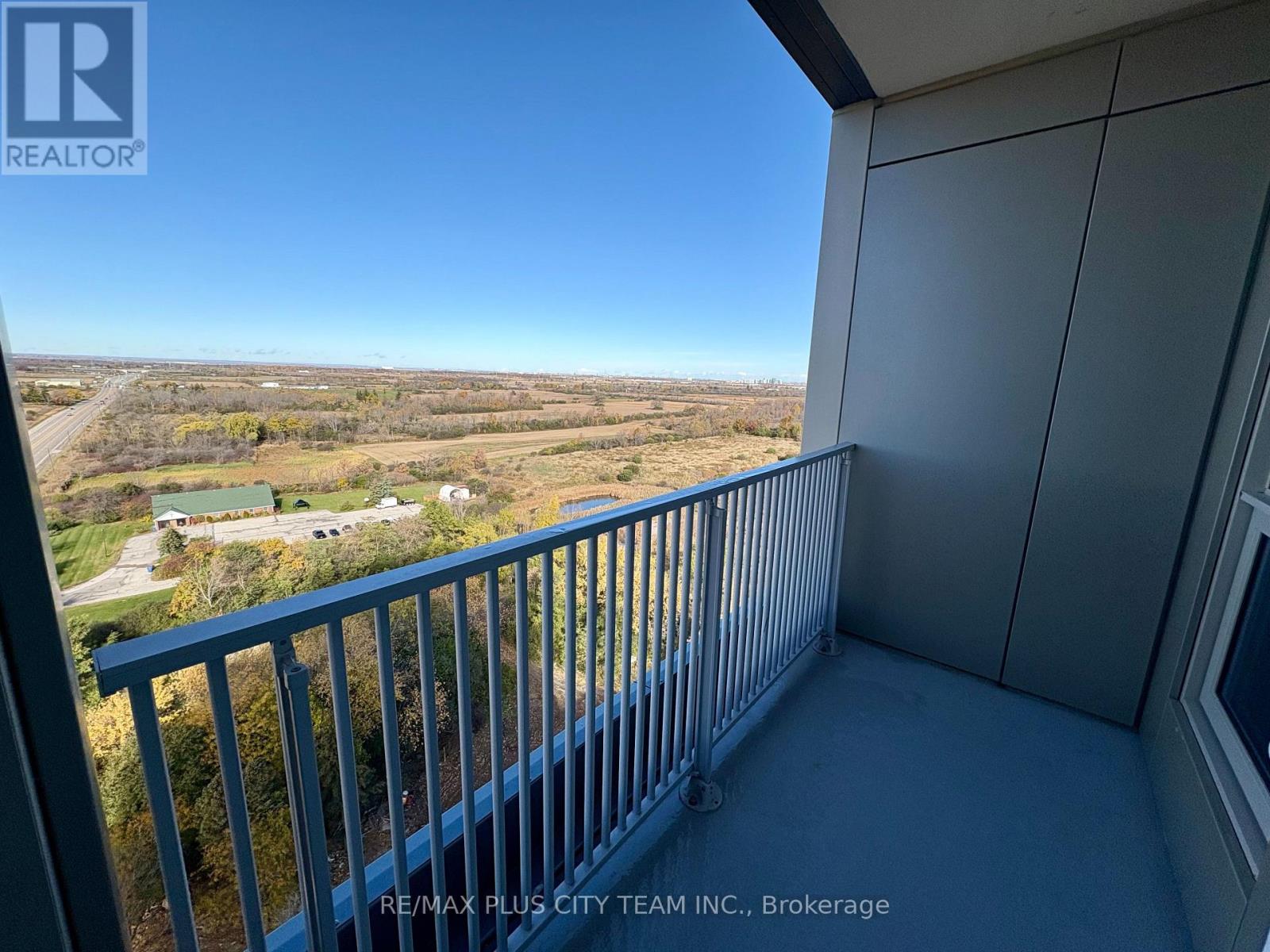 1606 - 3240 William Coltson Avenue, Oakville, Ontario  L6H 8C8 - Photo 7 - W12509766