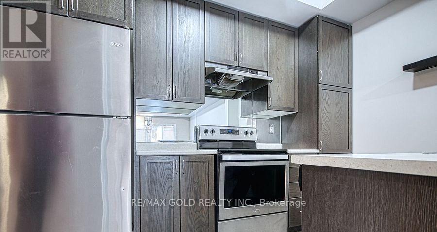 118 - 250 Sunny Meadow Boulevard, Brampton, Ontario  L6R 3Y7 - Photo 2 - W12509778