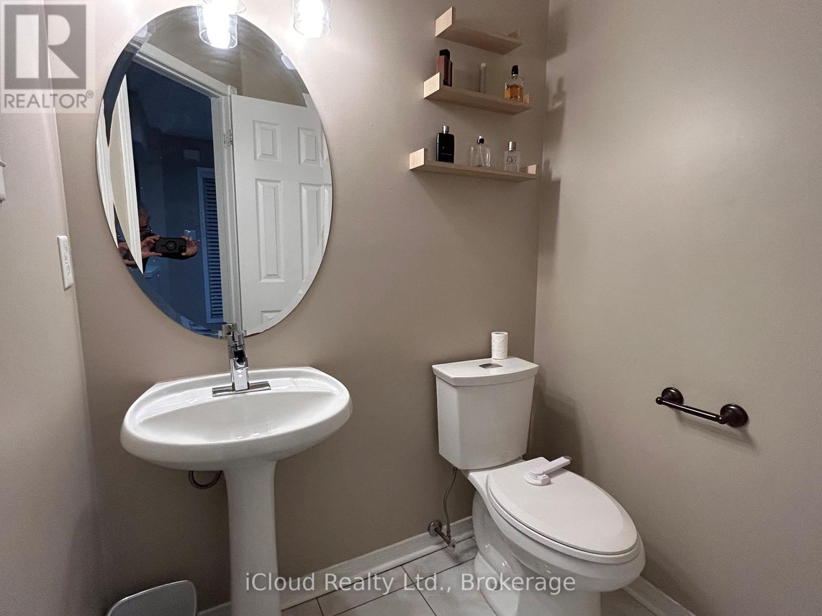 31 Porchlight Road N, Brampton (Fletcher's Creek Village), Ontario  L6X 4S2 - Photo 12 - W12509780