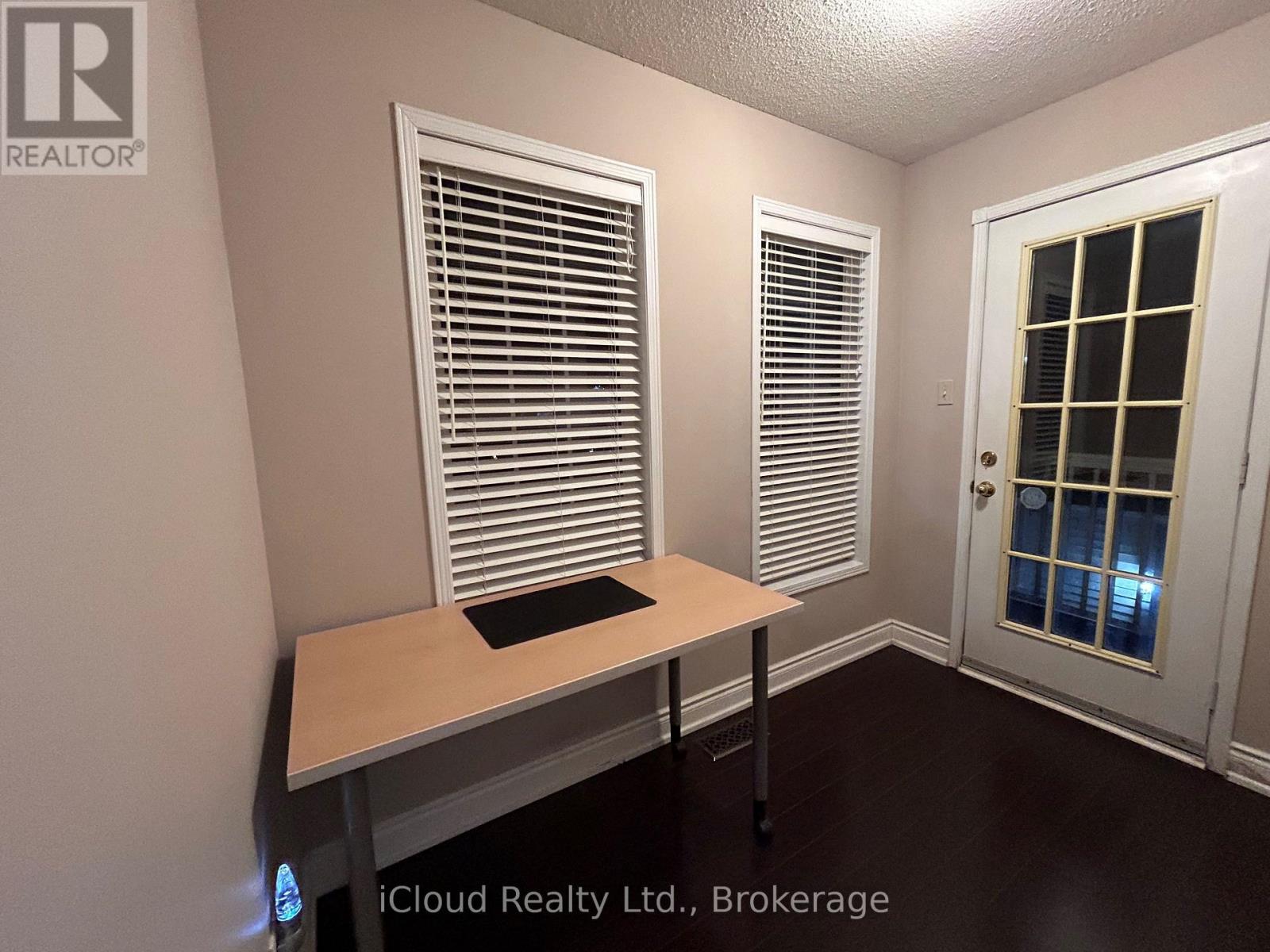 31 Porchlight Road N, Brampton (Fletcher's Creek Village), Ontario  L6X 4S2 - Photo 17 - W12509780