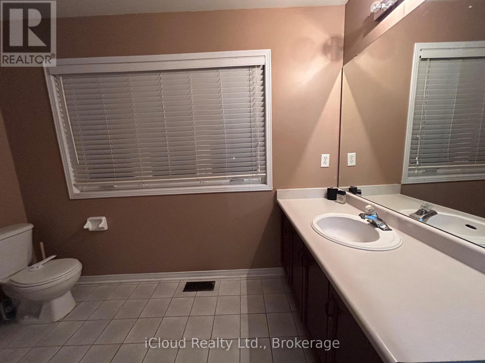 31 Porchlight Road N, Brampton (Fletcher's Creek Village), Ontario  L6X 4S2 - Photo 18 - W12509780