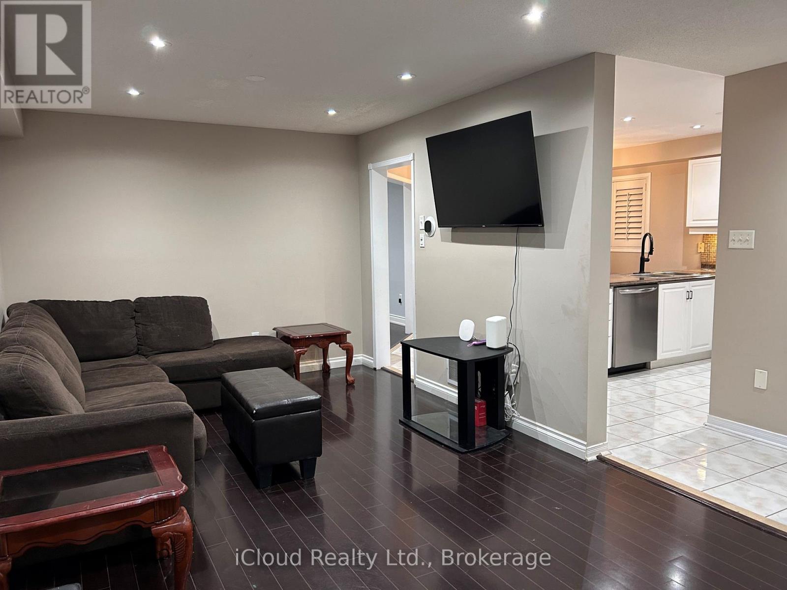 31 Porchlight Road N, Brampton (Fletcher's Creek Village), Ontario  L6X 4S2 - Photo 6 - W12509780