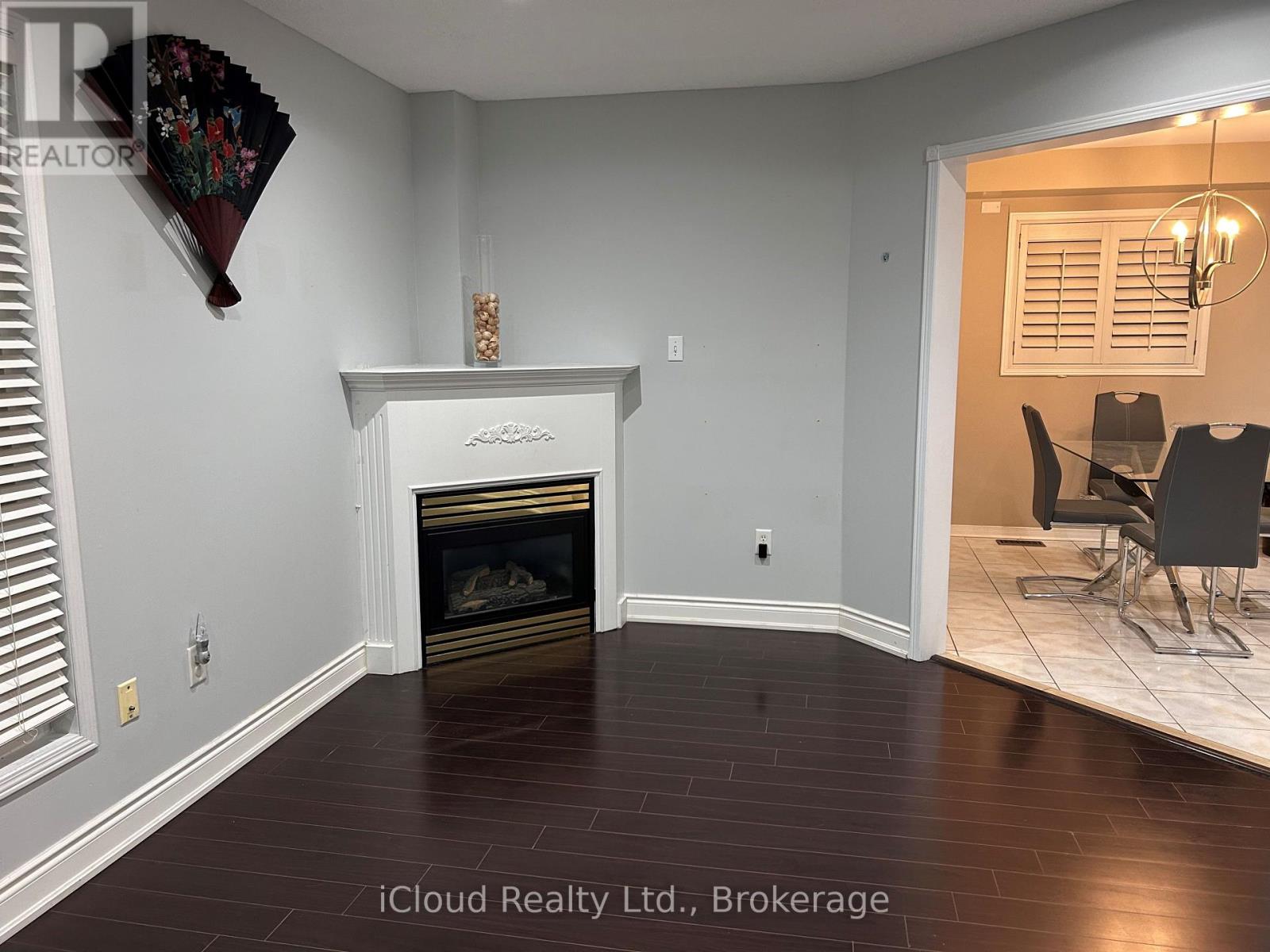 31 Porchlight Road N, Brampton (Fletcher's Creek Village), Ontario  L6X 4S2 - Photo 9 - W12509780