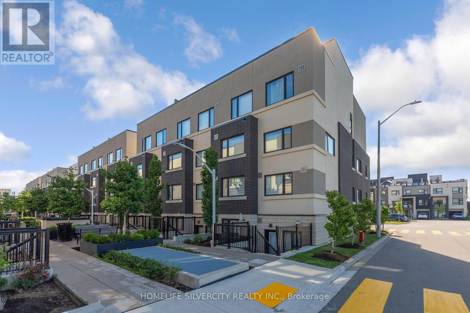 508 - 1127 Cooke Boulevard E, Burlington, Ontario  L7T 0C3 - Photo 4 - W12509806