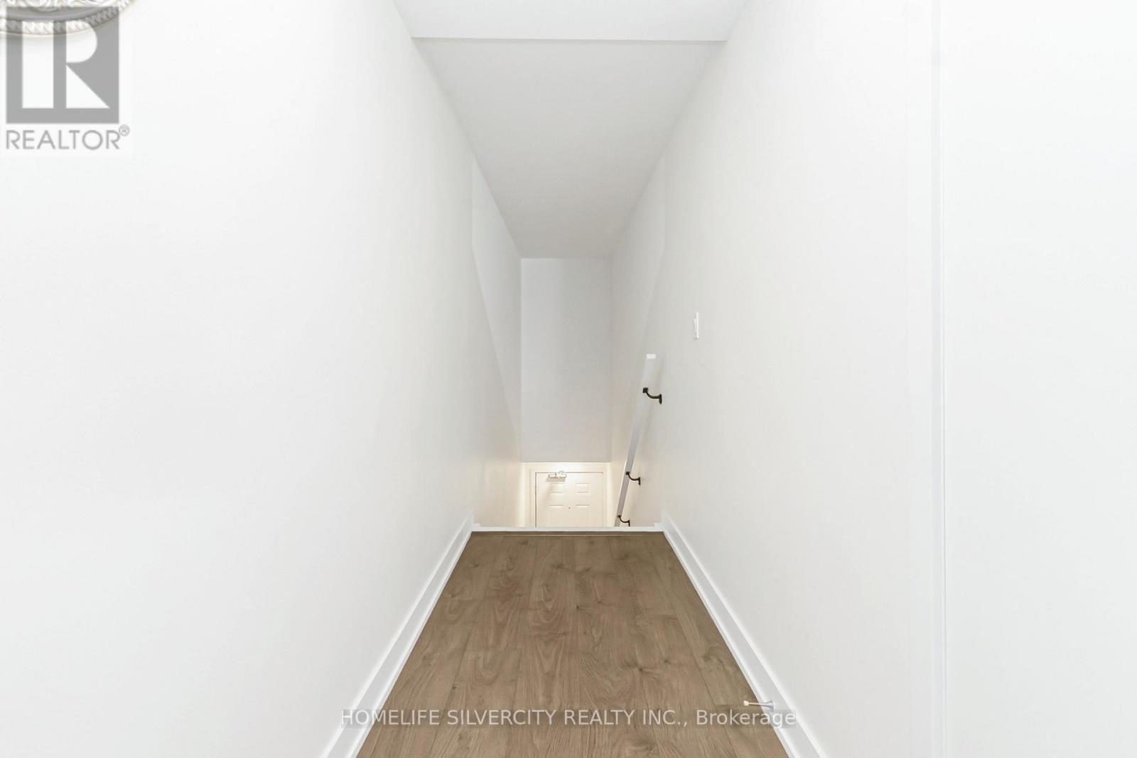 508 - 1127 Cooke Boulevard E, Burlington, Ontario  L7T 0C3 - Photo 8 - W12509806