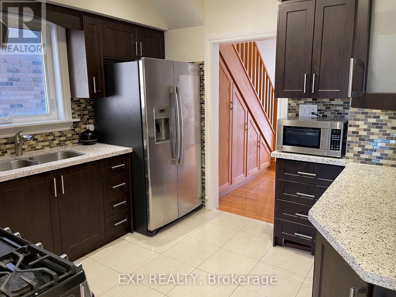 1084 Haig Boulevard, Mississauga, Ontario L5E 2M5 - Photo 10 - W12474827