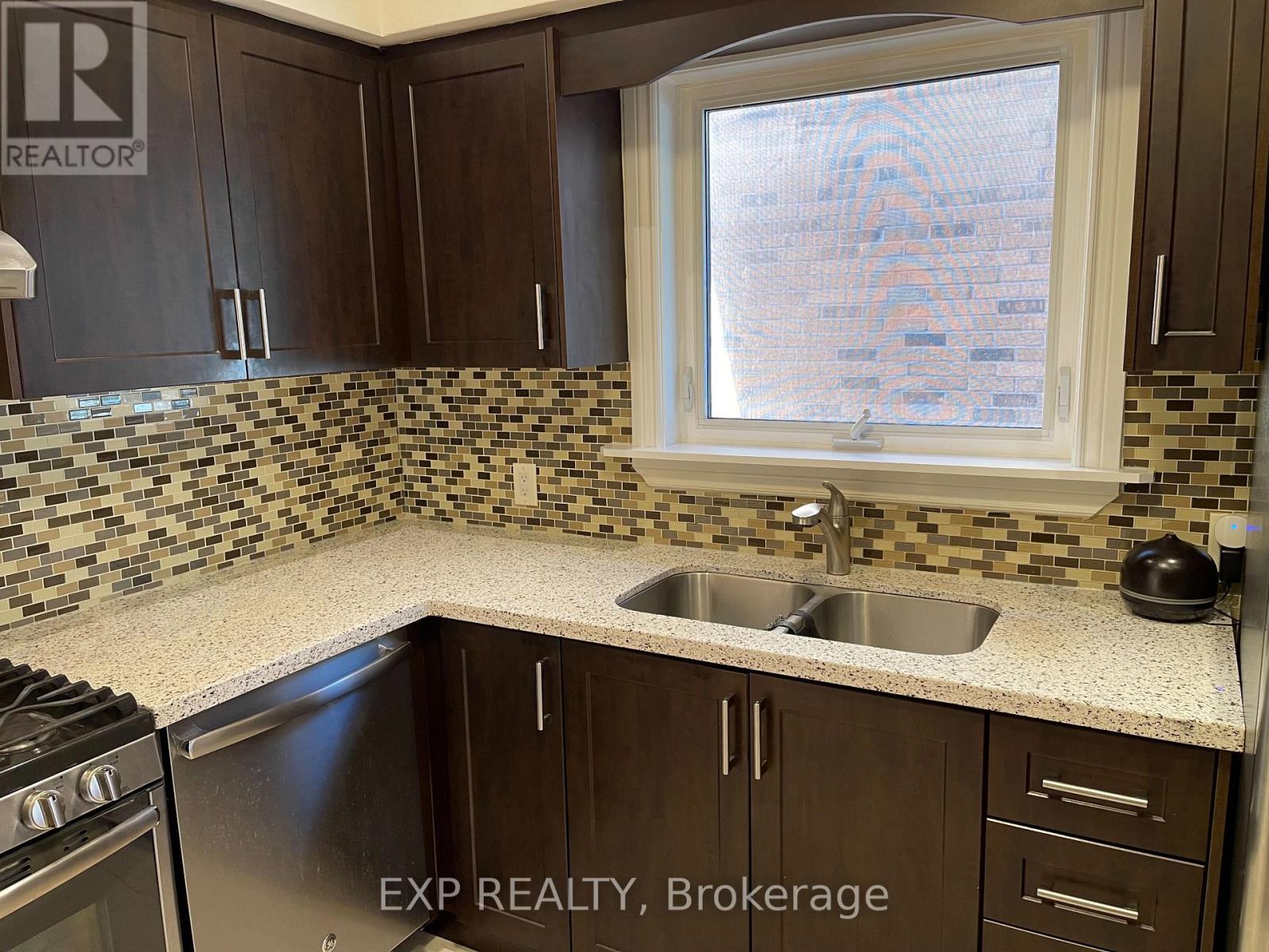 1084 Haig Boulevard, Mississauga, Ontario L5E 2M5 - Photo 13 - W12474827