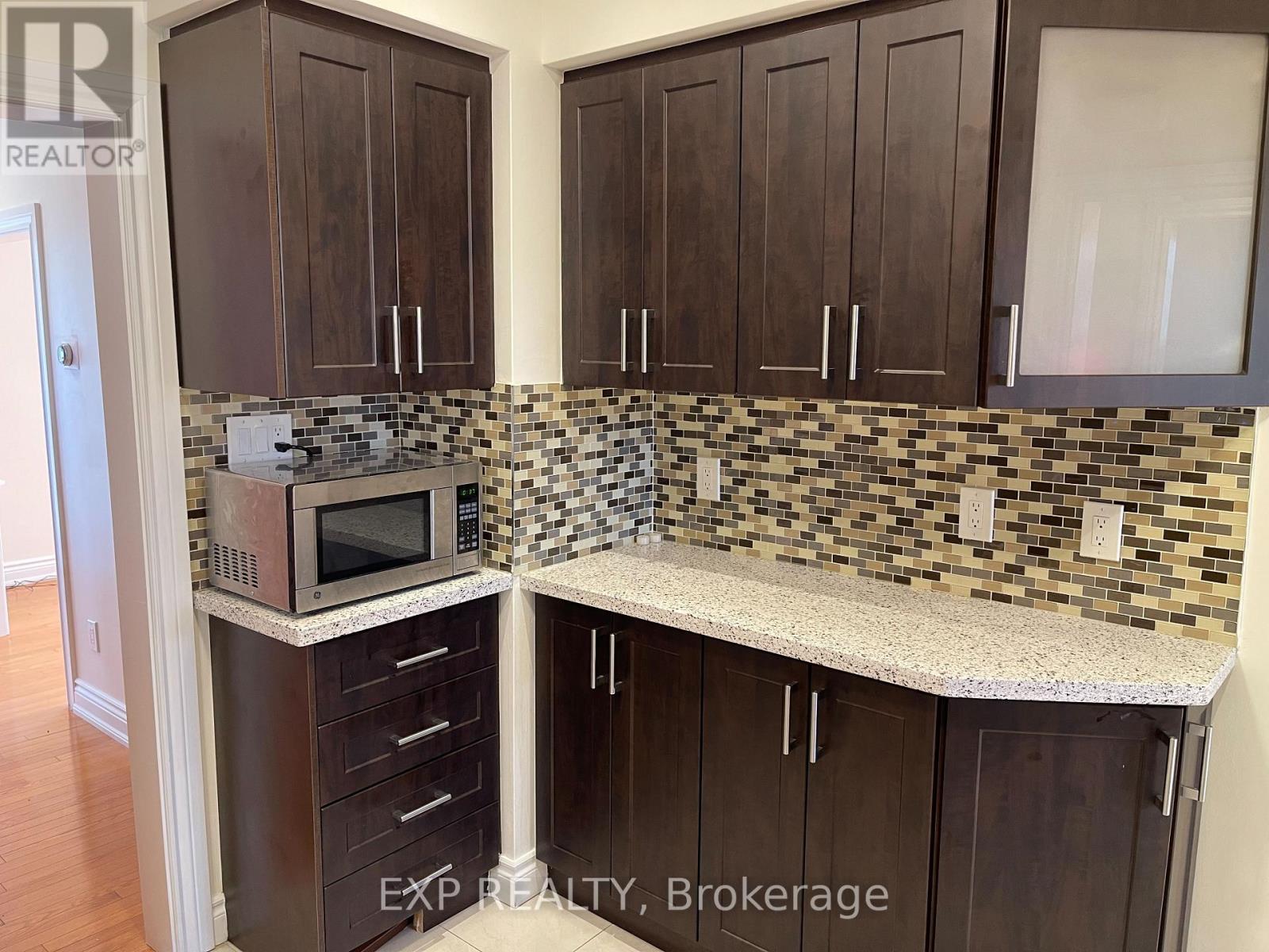 1084 Haig Boulevard, Mississauga, Ontario L5E 2M5 - Photo 11 - W12474827