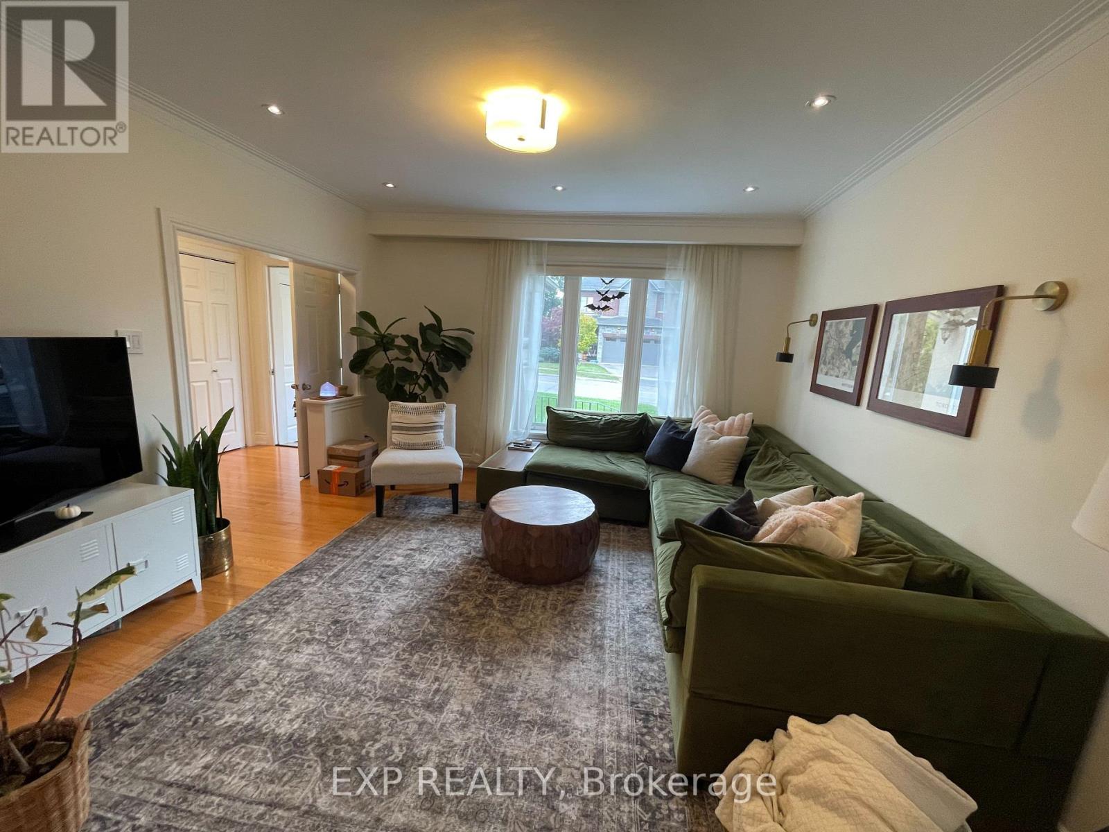 1084 Haig Boulevard, Mississauga, Ontario L5E 2M5 - Photo 7 - W12474827