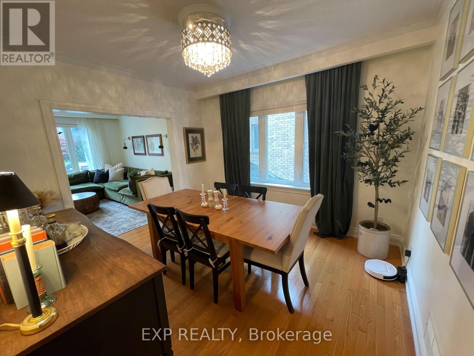 1084 Haig Boulevard, Mississauga, Ontario L5E 2M5 - Photo 8 - W12474827