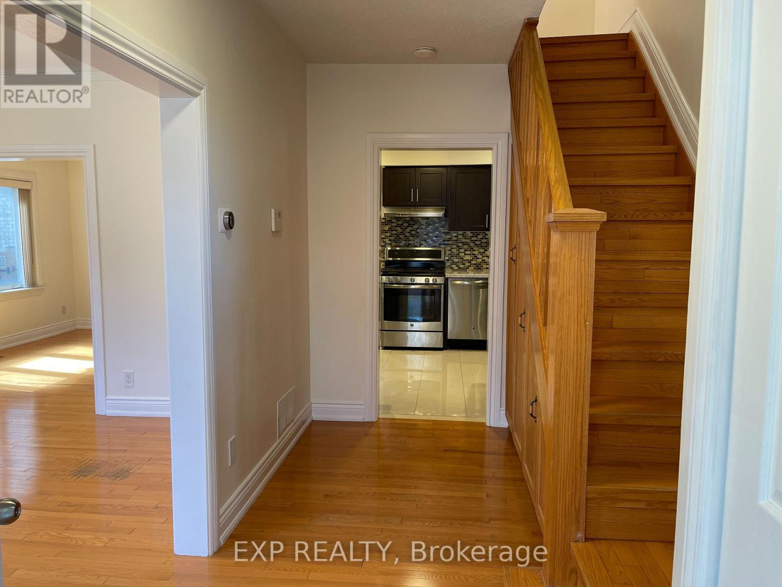 1084 Haig Boulevard, Mississauga, Ontario L5E 2M5 - Photo 5 - W12474827