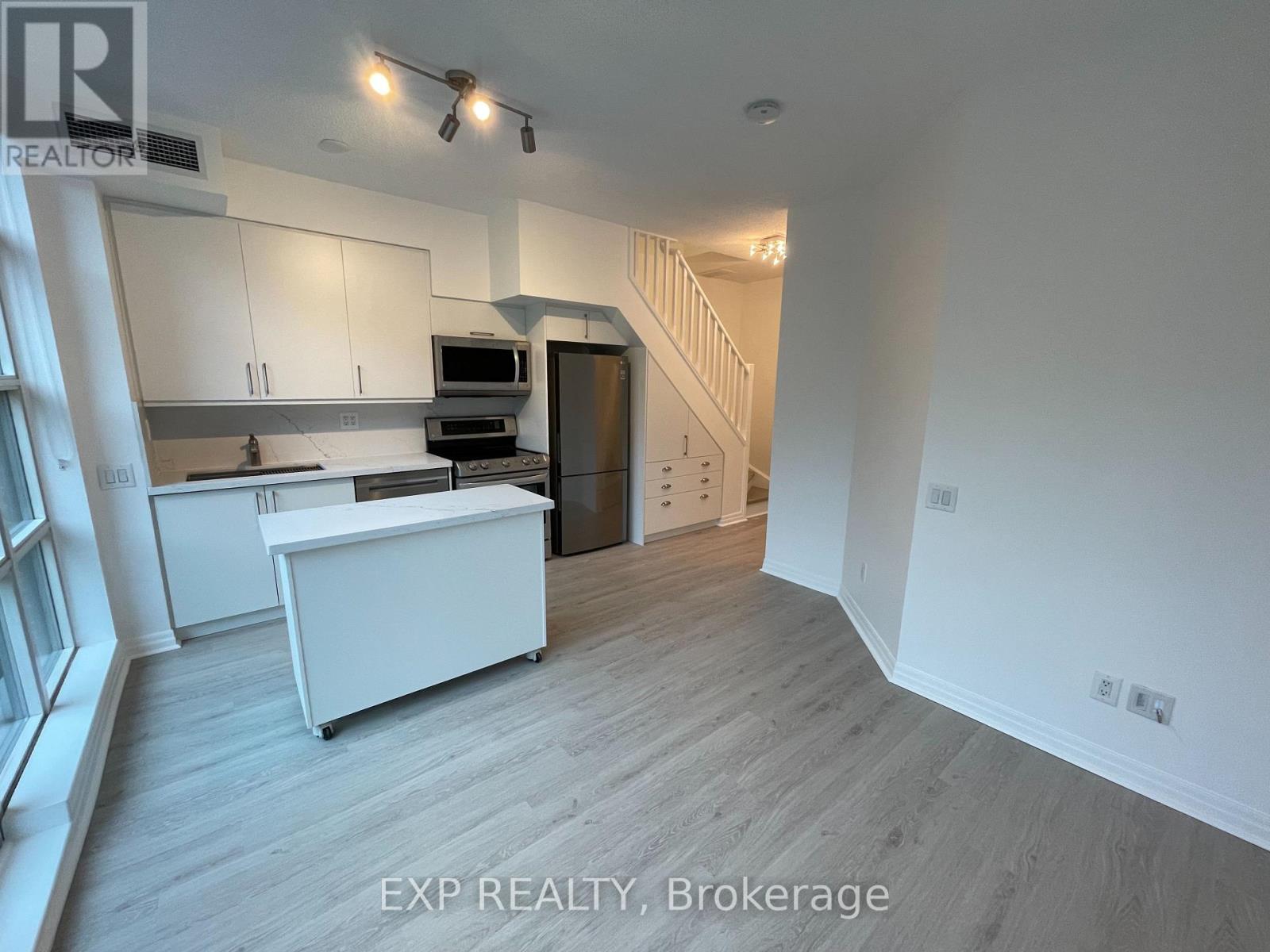 227 - 901 Queen Street W, Toronto, Ontario M6J 3X4 - Photo 5 - C12483794